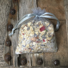 Load image into Gallery viewer, Oatmeal, Lavender and Rose Bath Tea